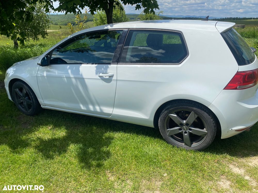 Volkswagen Golf 1.6 TDI BlueMotion Comfortline - 4