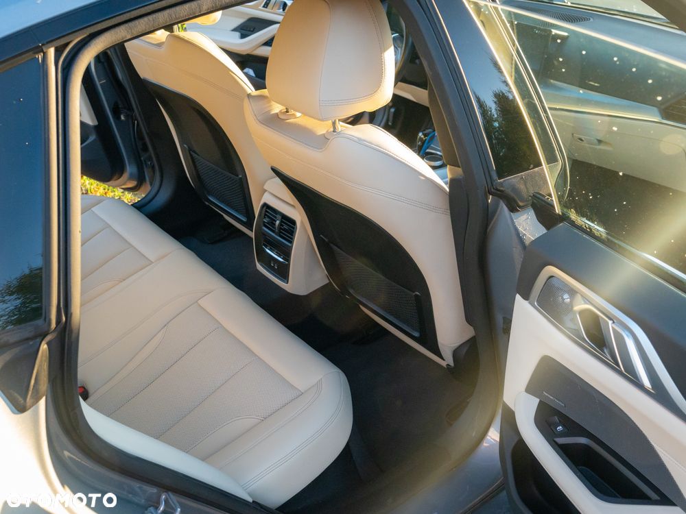 BMW i4 - 31
