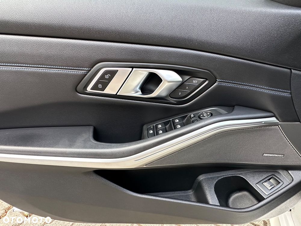 BMW Seria 3 320d M Sport Shadow - 34
