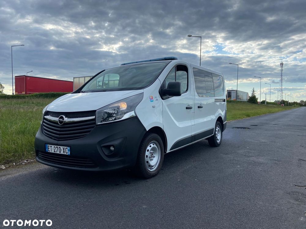 Opel Ambulans Karetka vivaro - 2