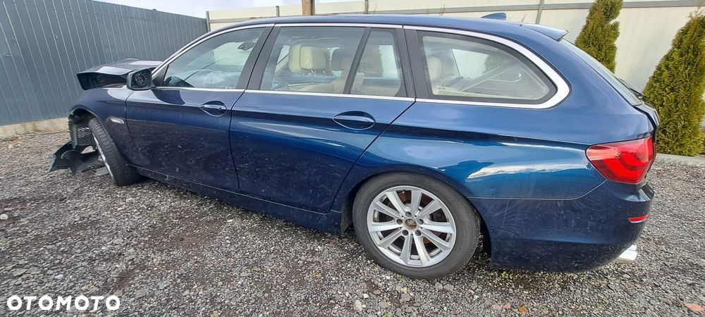 BMW Seria 5 523i Sport-Aut - 2