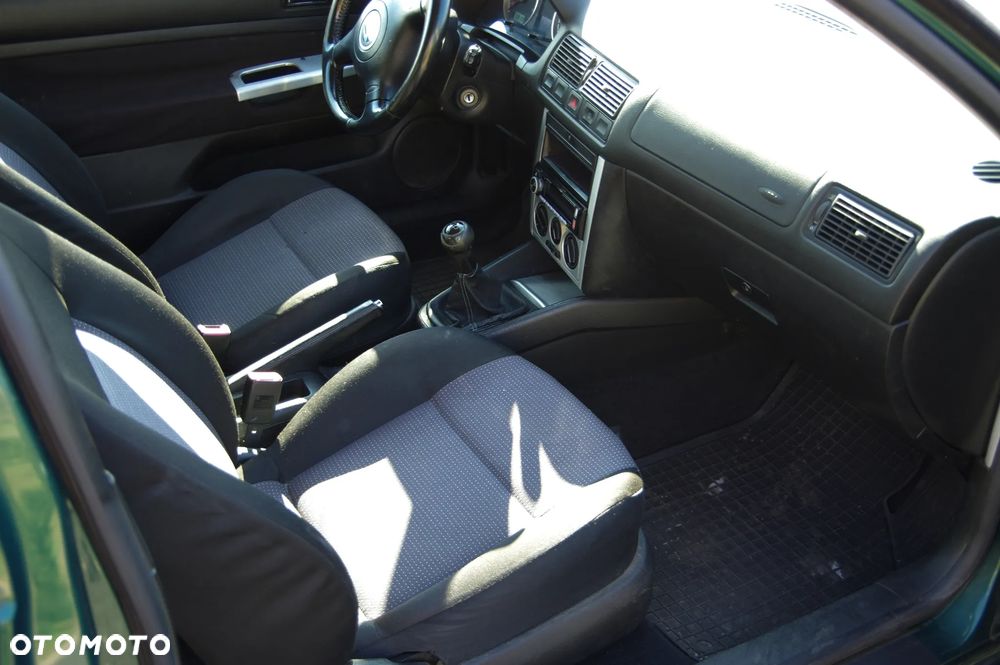 Volkswagen Golf 1.9 SDI Comfortline - 6