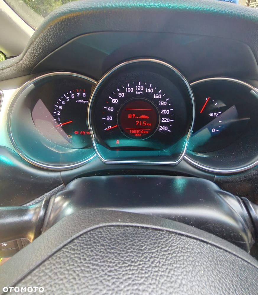 Kia Ceed - 12