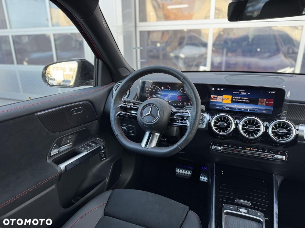 Mercedes-Benz GLB 200 d 4-Matic AMG Line 8G-DCT - 14