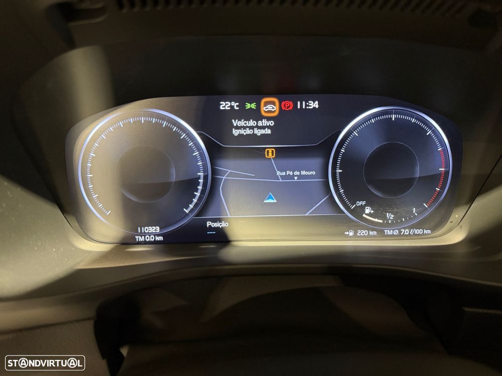 Volvo XC 40 2.0 D3 Momentum Plus Geartronic — fotografia 13