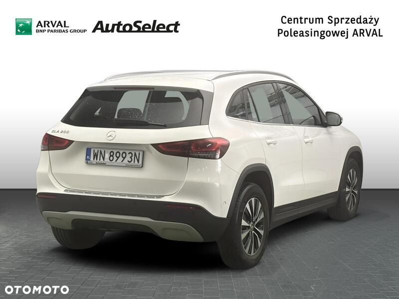 Mercedes-Benz GLA 200 - 6
