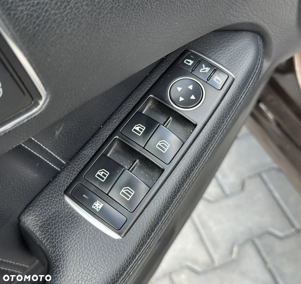 Mercedes-Benz Klasa E 250 BlueTEC 4Matic 7G-TRONIC Avantgarde - 15