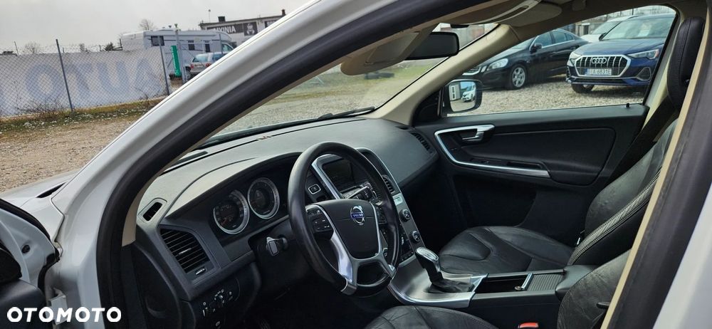 Volvo XC 60 D5 AWD Geartronic Summum - 22