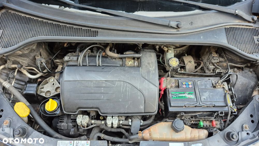 Renault Clio 1.2 16V Authentique - 9