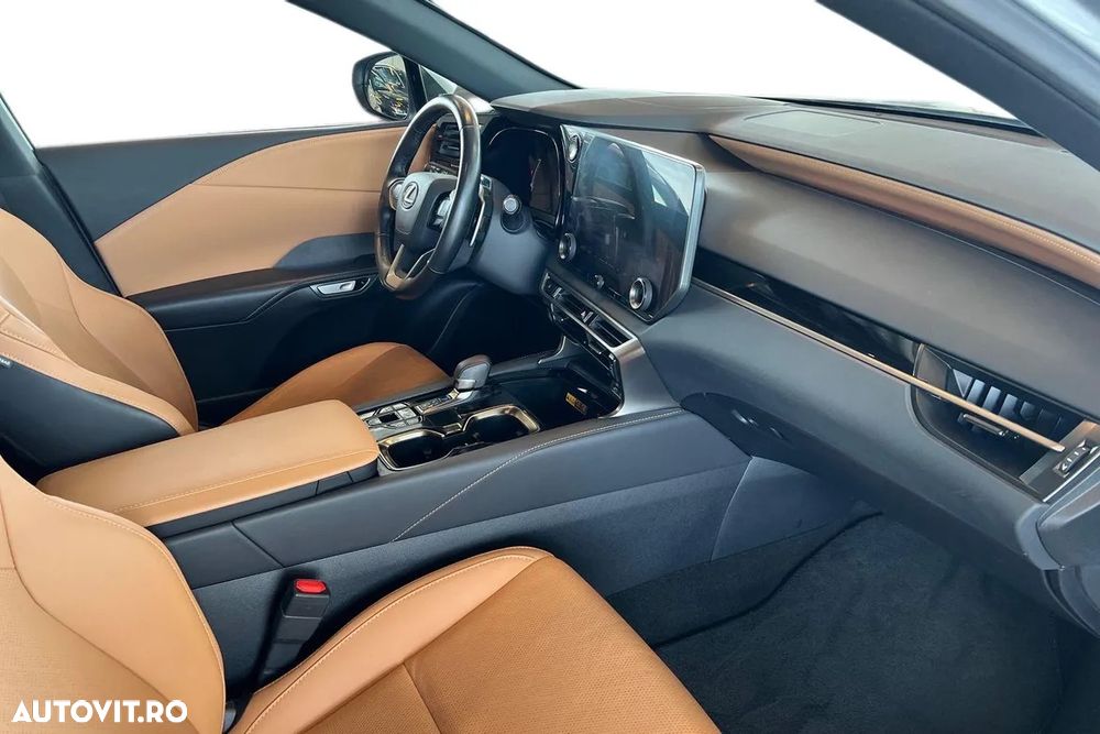 Lexus Seria RX 450h+ E-Four PHEV Executive - 3