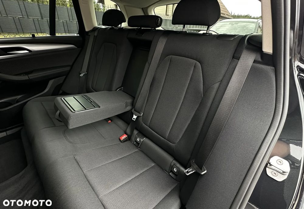 BMW X3 xDrive20d sport - 23