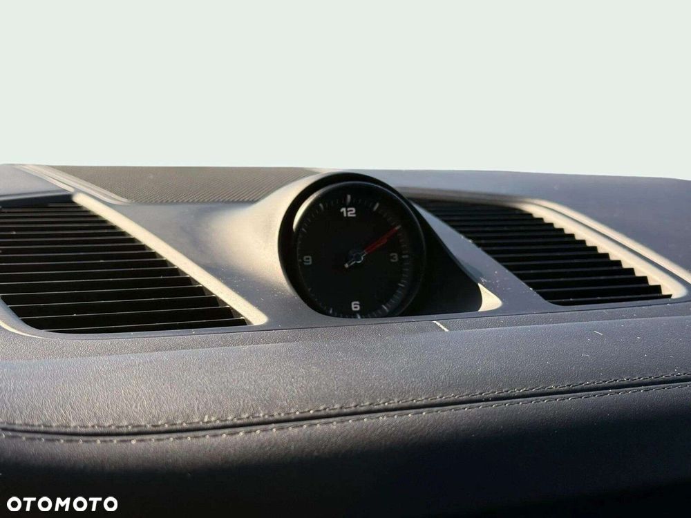 Porsche Cayenne - 14