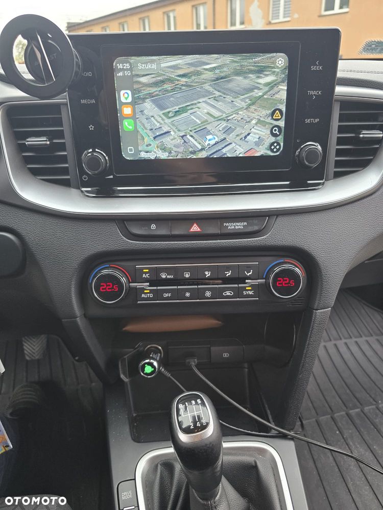 Kia Ceed - 10