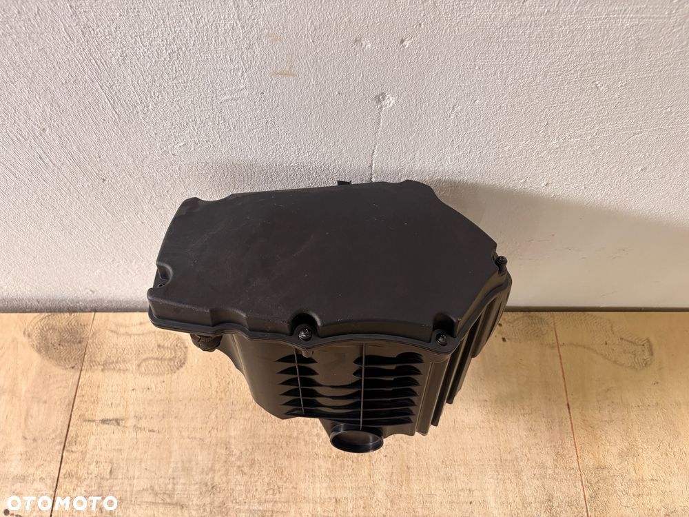 Obudowa filtra powietrza Audi Q5 2.0tdi 80A FY - 1