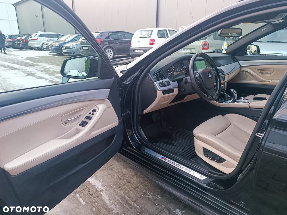 BMW Seria 5 M550d xDrive Sport-Aut - 8