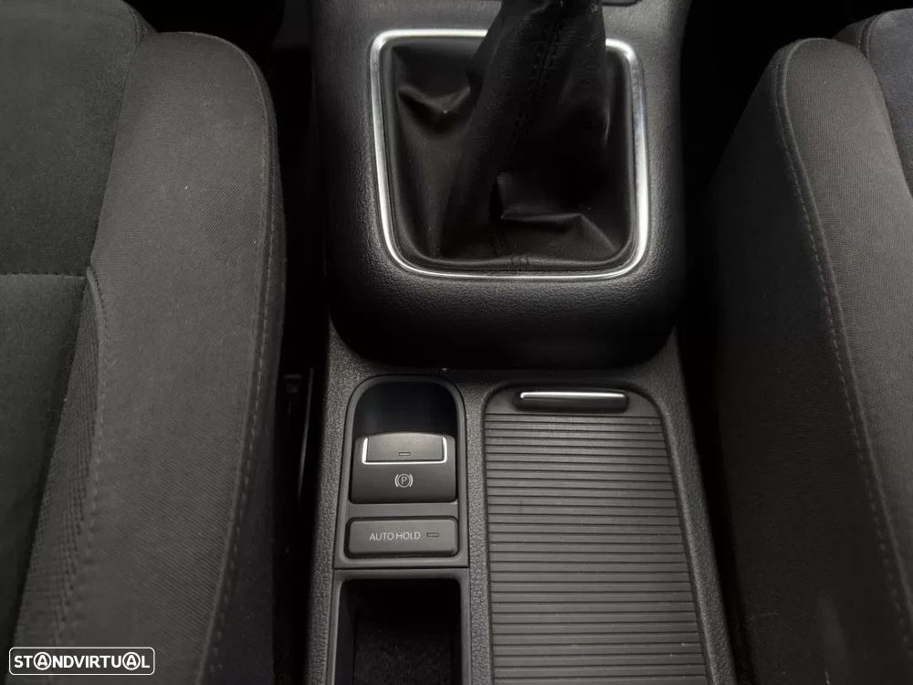 VW Tiguan 2.0 TDi Sport BlueMotion - 25