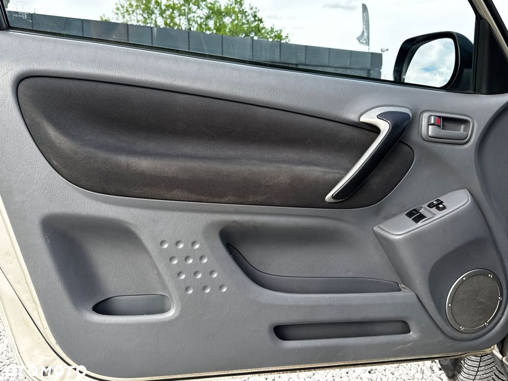 Toyota RAV4 - 14