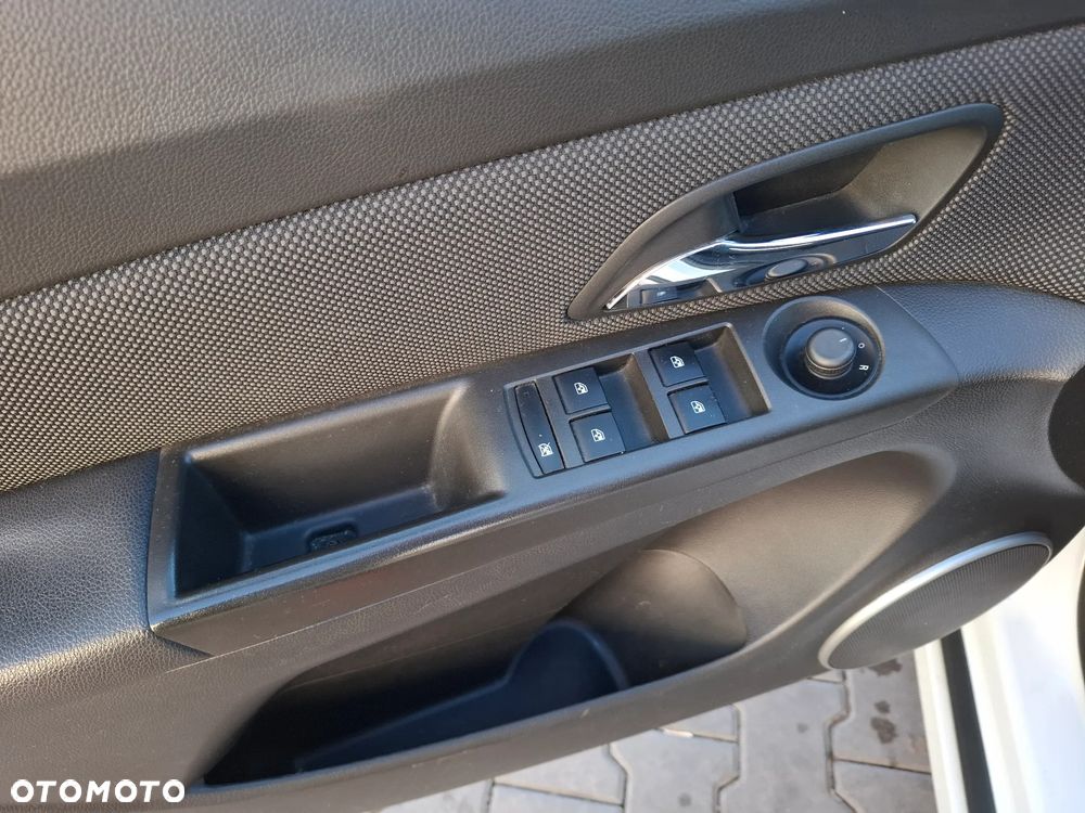 Chevrolet Cruze - 26