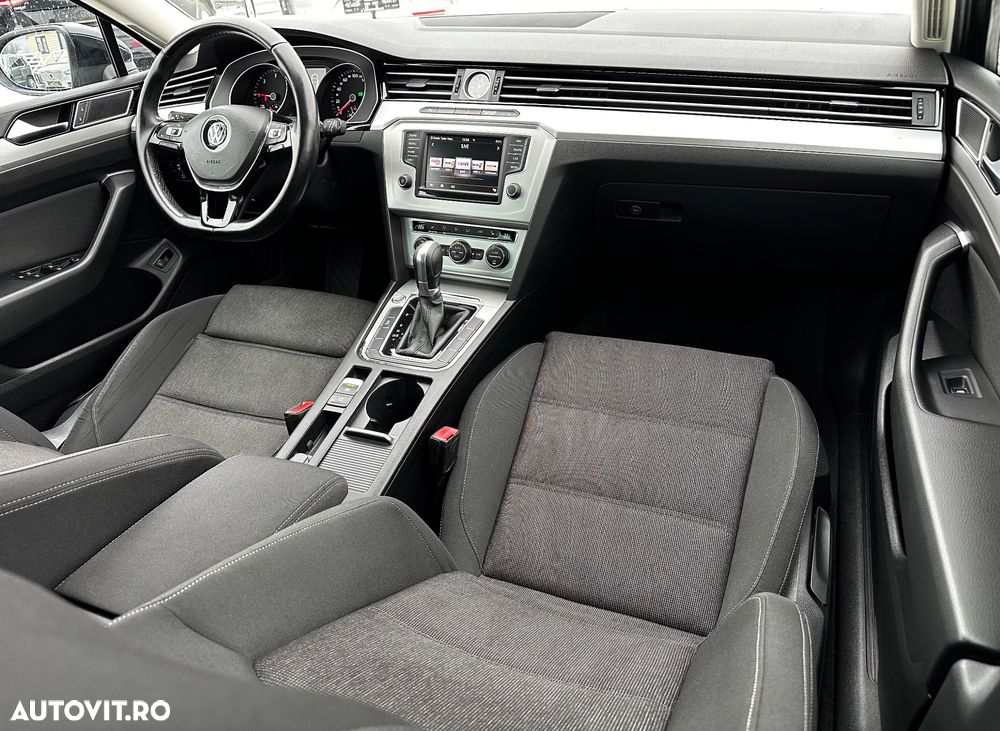 Volkswagen Passat 2.0 TDI DSG (BlueMotion Technology) Comfortline - 23