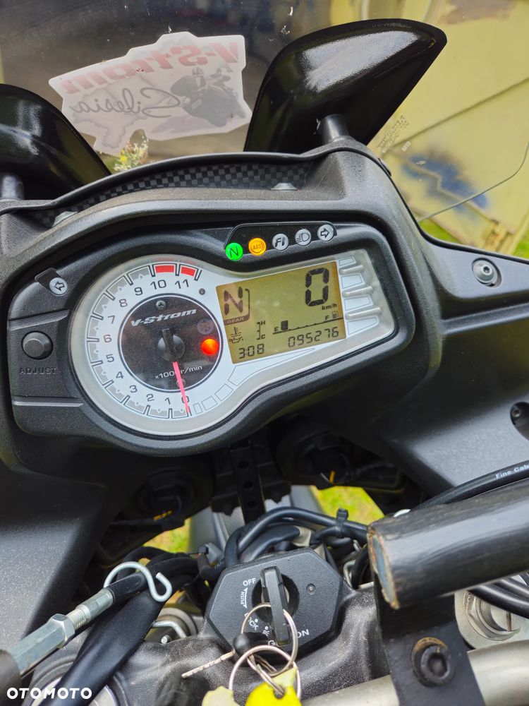 Suzuki V-STROM - 11