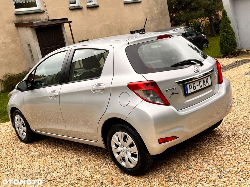Toyota Yaris 2011 photo 4