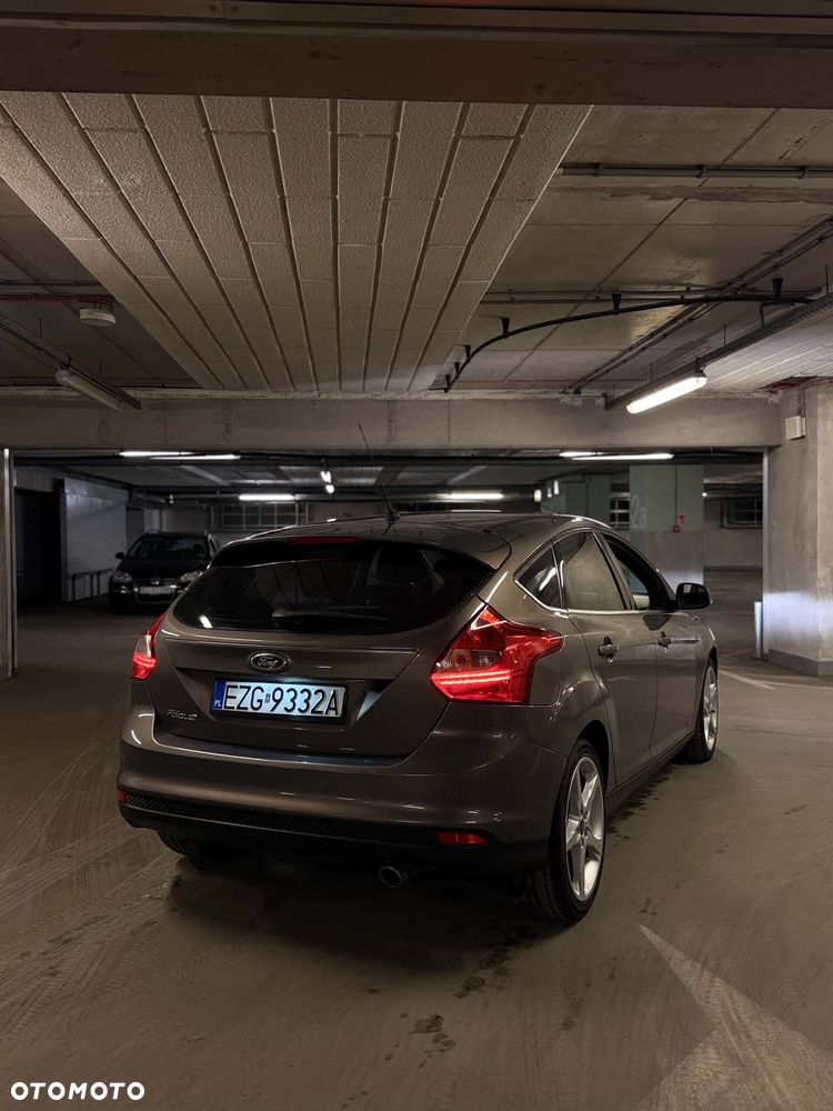 Ford Focus 1.6 EcoBoost Titanium - 24