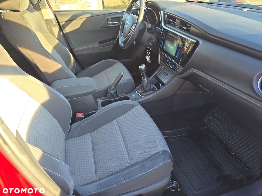 Toyota Auris 1.6 Selection - 8