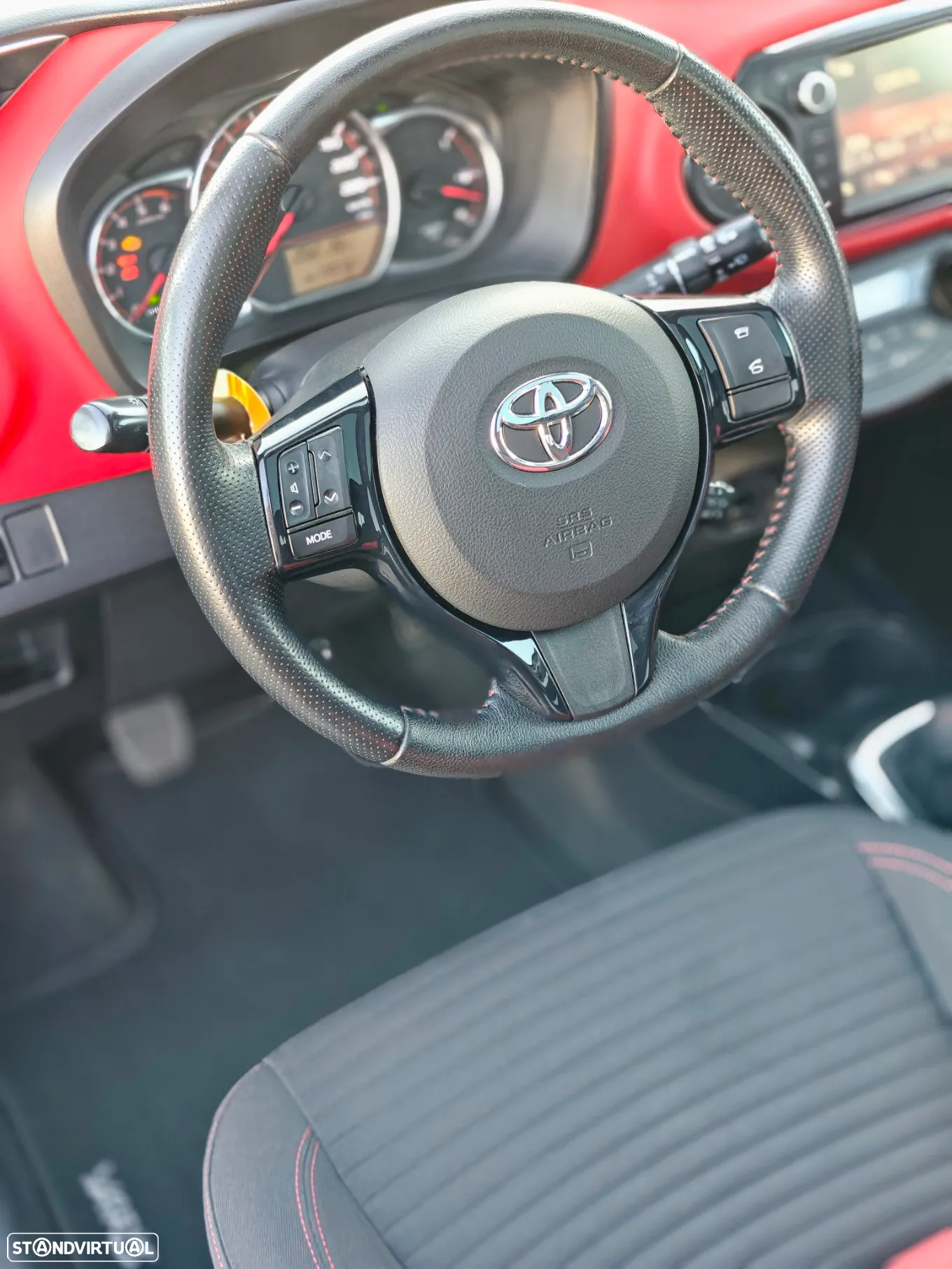Toyota Yaris 1.4 D-4D Sport+P.Techno +T.Panoramico - 8