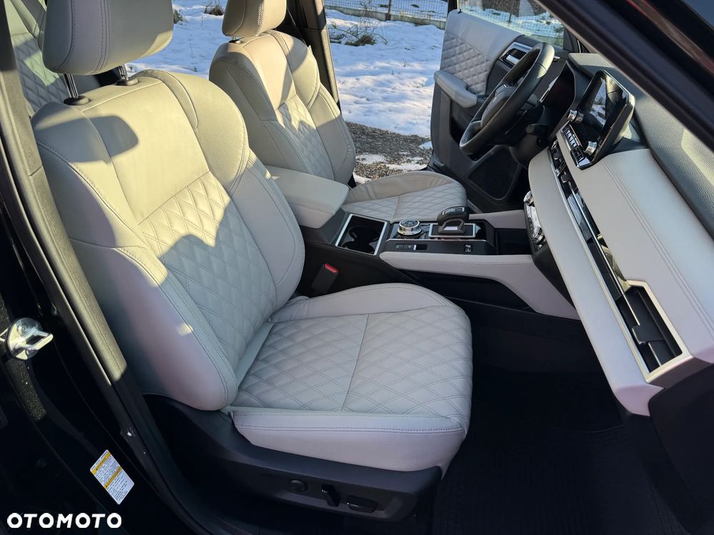 Mitsubishi Outlander 2.4 4WD Top - 17