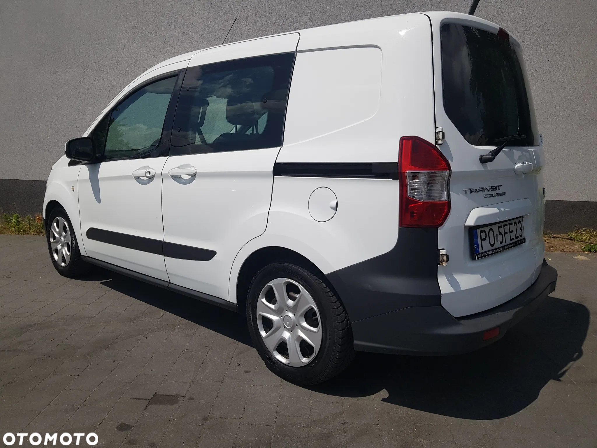 Ford Tourneo Courier 1.5 TDCi Trend - 4