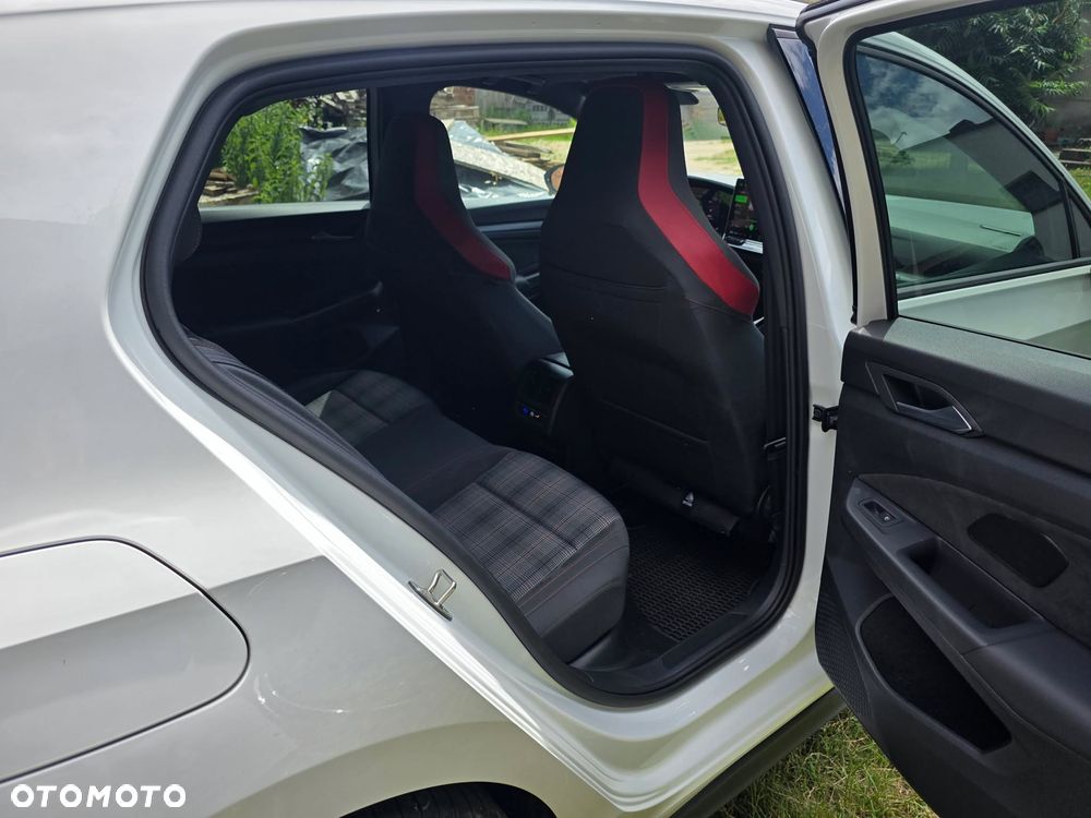 Volkswagen Golf - 21