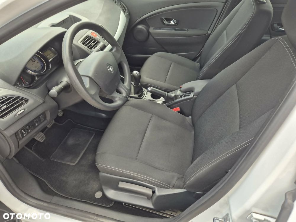 Renault Fluence 1.6 16V Life - 13