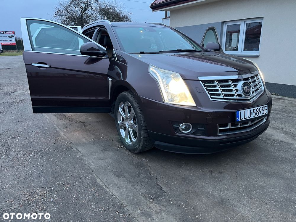 Cadillac SRX - 1