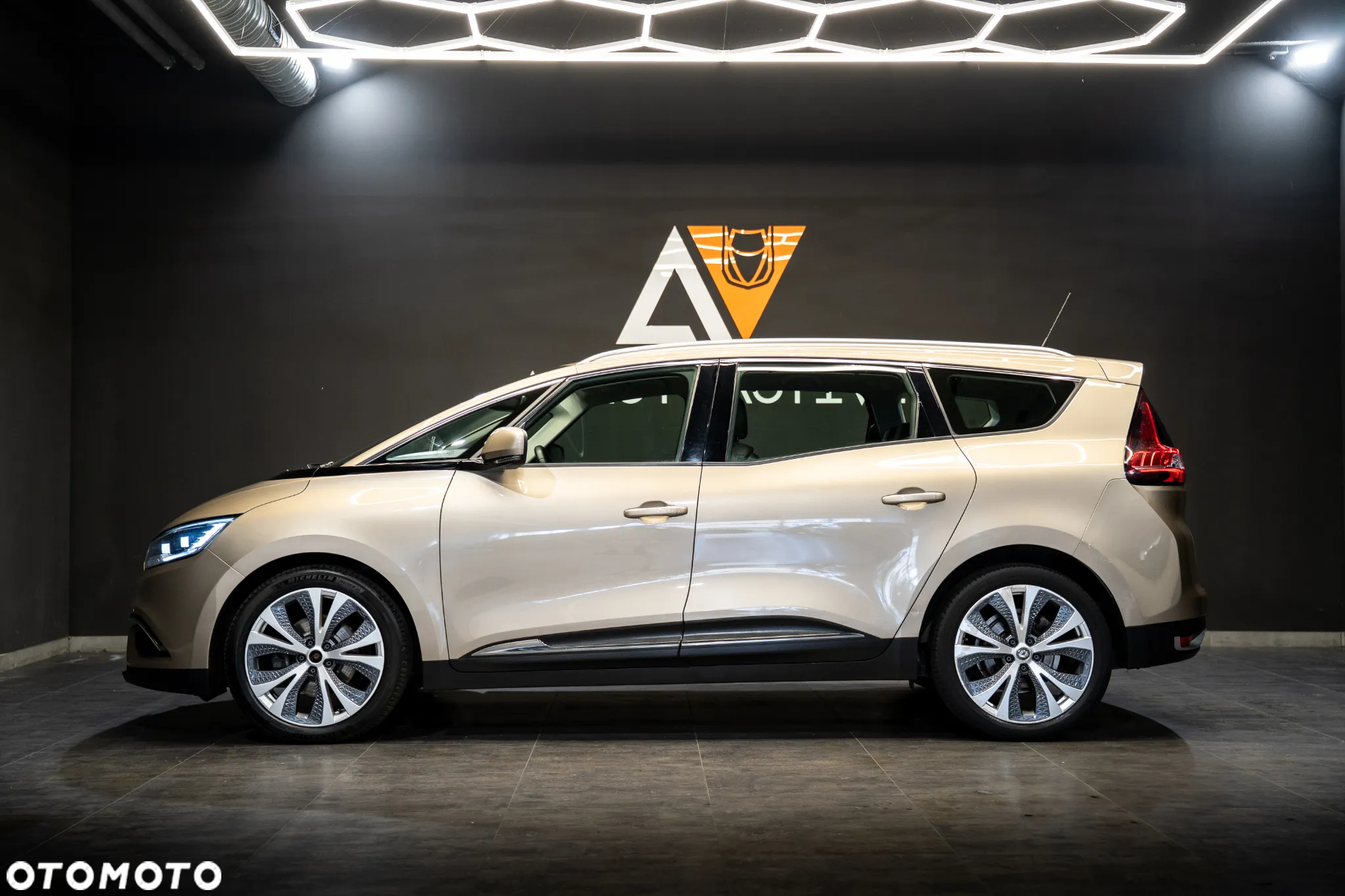 Renault Scenic 1.3 TCe Energy Intens EDC - 6