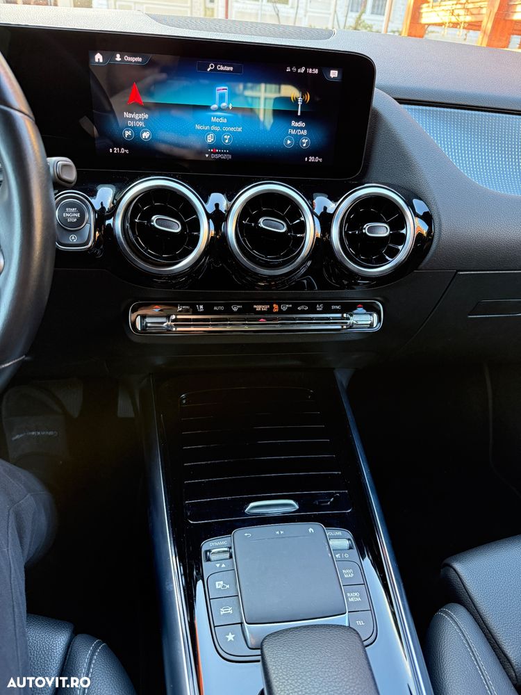 Mercedes-Benz GLA - 21