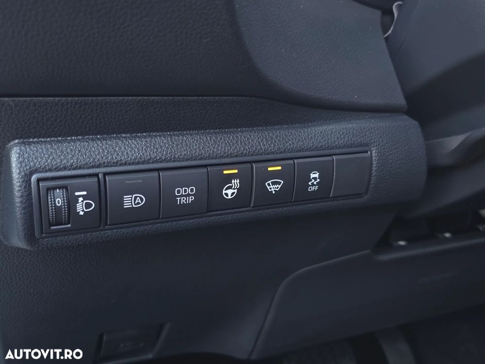 Toyota Corolla 1.8 HSD Business - 9