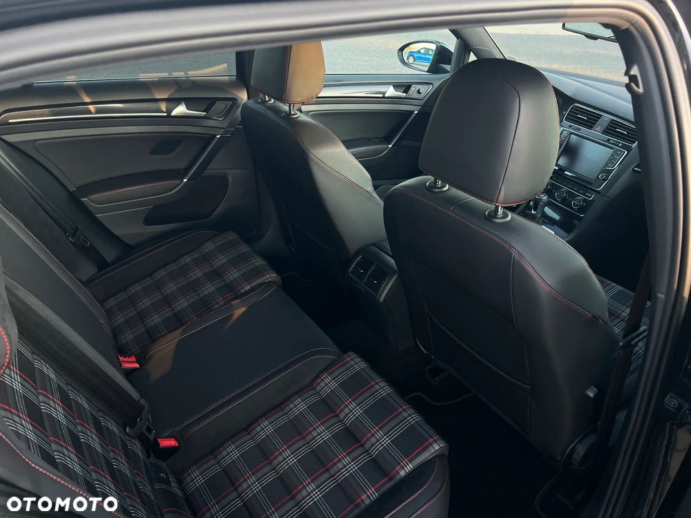 Volkswagen Golf 2.0 TSI BMT GTI Performance - 12