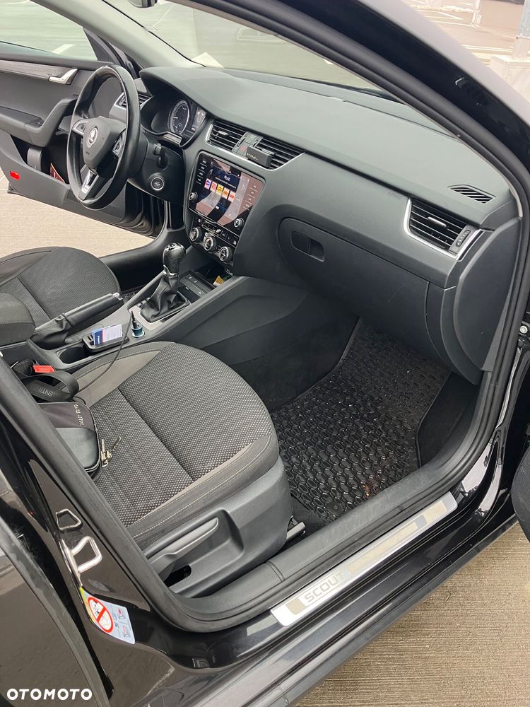 Skoda Octavia 2.0 TDI 4x4 DSG Scout - 13