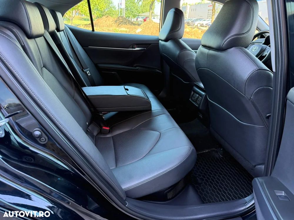 Toyota Camry 2.5 Dynamic - 18
