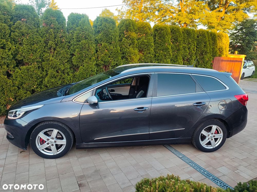 Kia Ceed - 32