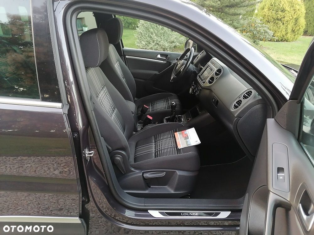 Volkswagen Tiguan 2.0 TDI DPF BlueMotion Technology Lounge Sport & Style - 16