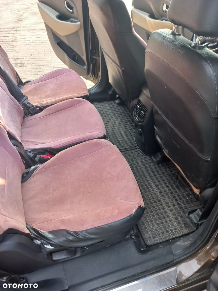 Kia Carens 1.6 GDI M - 14