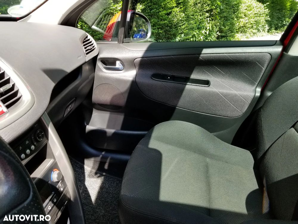 Peugeot 207 - 6