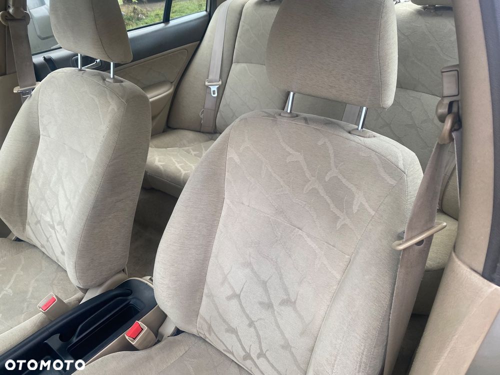 Honda Civic 1.6i ES - 15