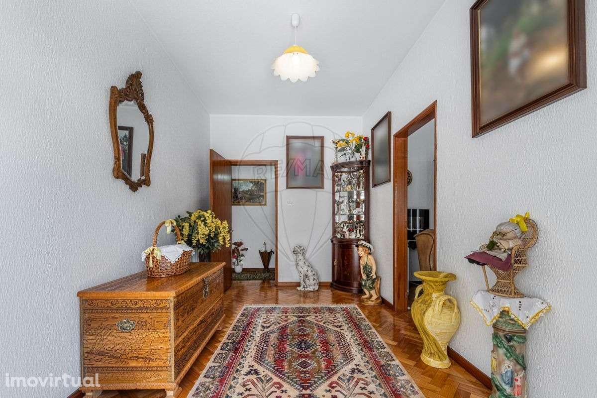 Moradia T4 com Anexo, Jardim e Terraço em Vale S.Cosme - Grande imagem: 2/45