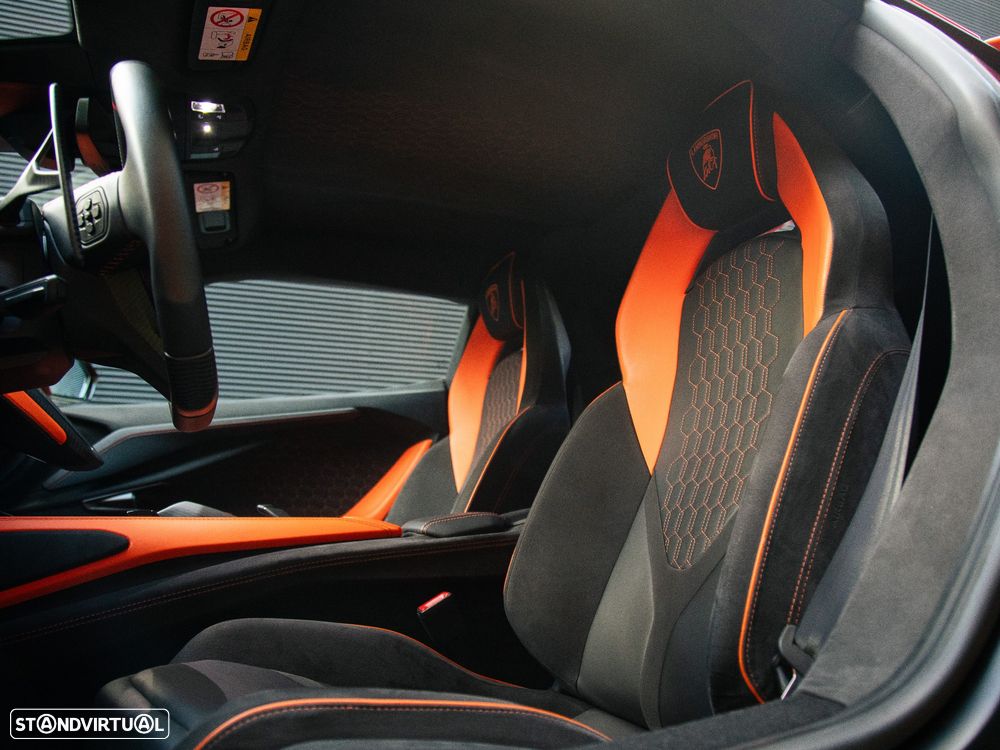 Lamborghini Revuelto Standard - 26