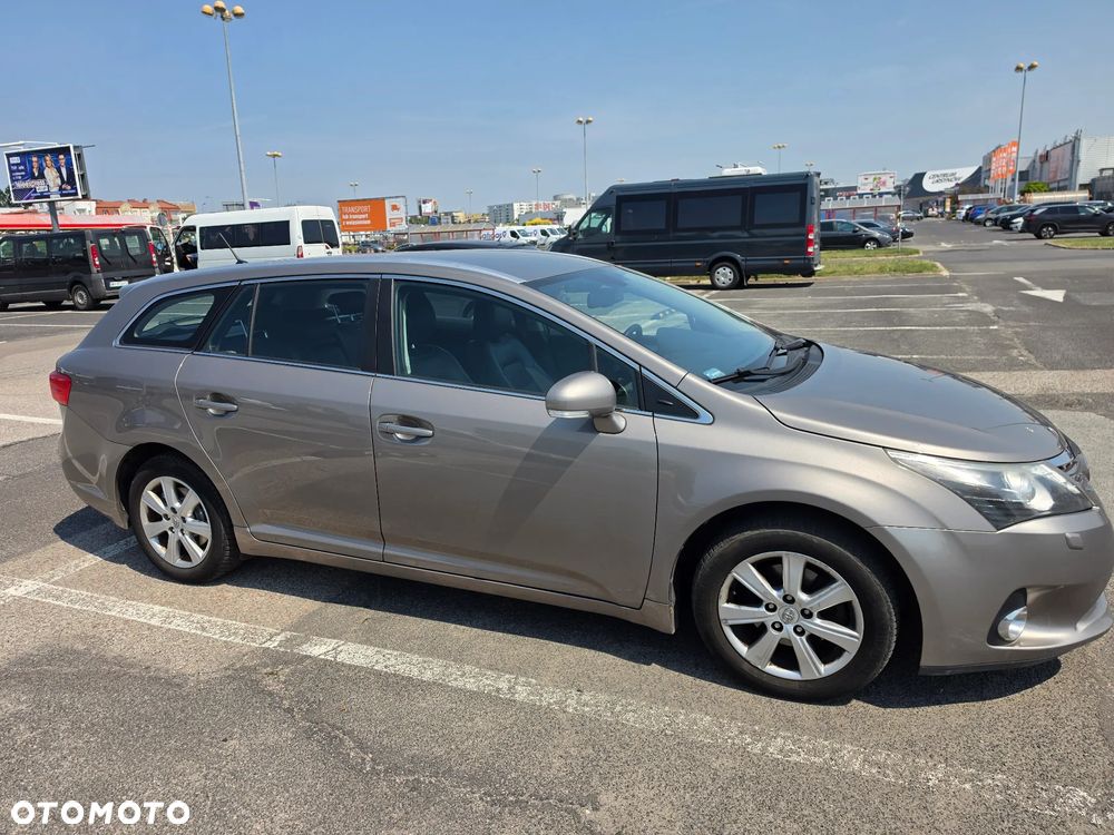 Toyota Avensis 2.0 D-4D Premium - 3