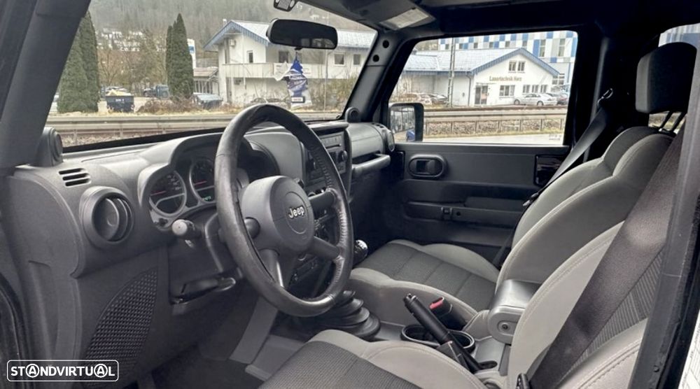 Jeep Wrangler Unlimited Hard-Top 2.8 CRD DPF Sport - 6