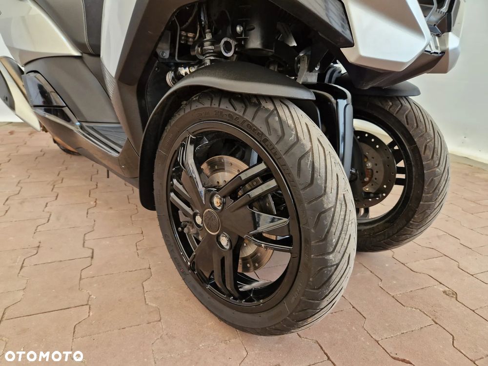 Peugeot Metropolis - 16