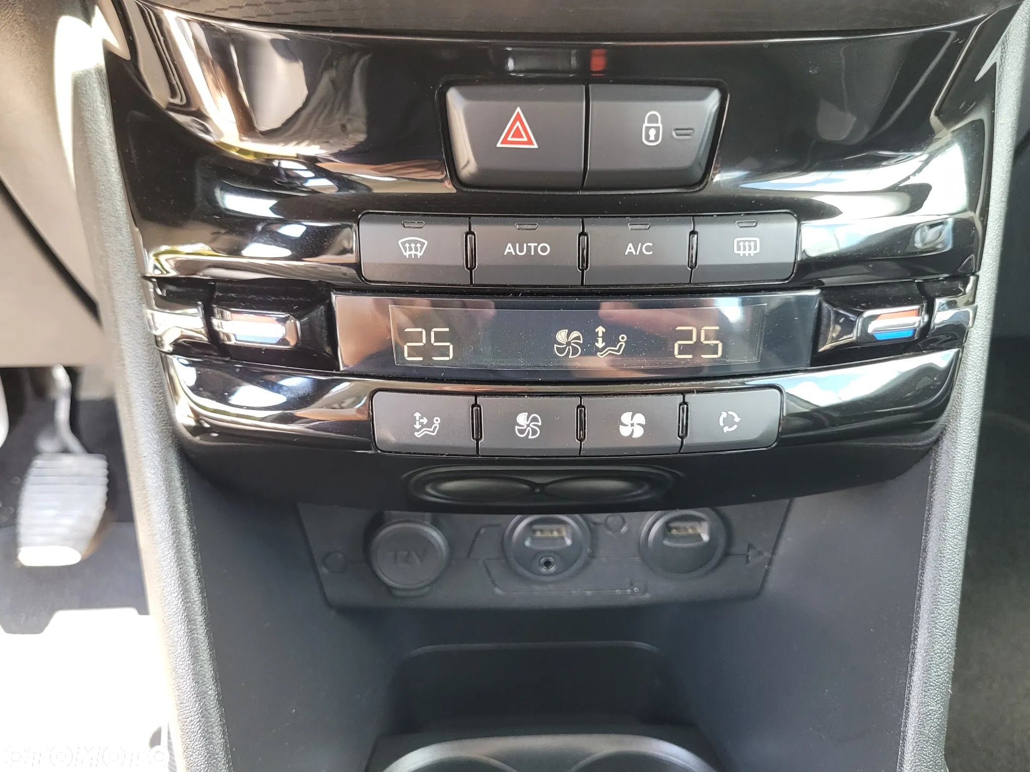 Peugeot 2008 1.6 e-HDi Active S&S - 21
